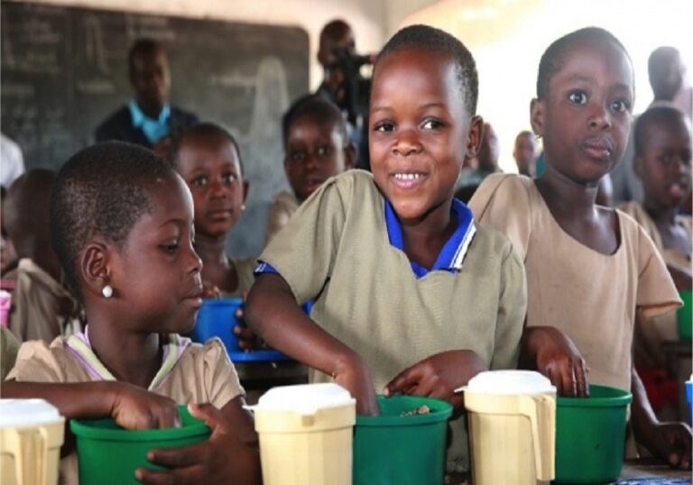Au Togo, Les cantines scolaires profitent à d’autres couches sociales