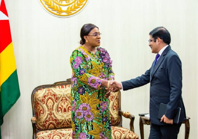 Coopération Inde-Togo : L’Ambassadeur de l’Inde sanjiv tandon reçu par la Présidente de l’Assemblée nationale