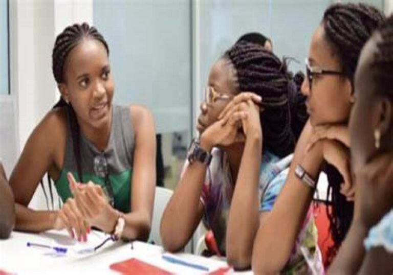 Togo : Des jeunes diplômés heureux grâce au présidentiel d’excellence