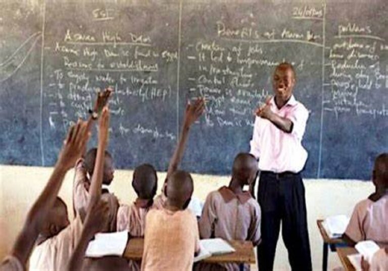 Togo : Le gouvernement décide d’introduire l’anglais au préscolaire et au primaire dès la rentrée prochaine