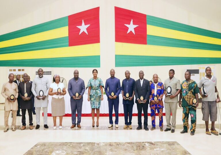Togo : Des agents admis à la retraite honorés par la présidence