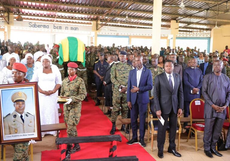 Togo : Le colonel Madjoullba inhumé en présence de Faure Gnassingbé à Siou