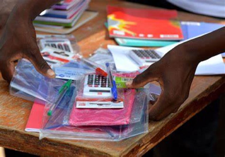 Togo : Distribution gratuite de 700 000 manuels scolaires aux écoliers depuis la rentrée 2023-2024