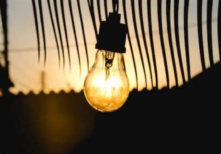 Électricité pour tous : 81 843 ménages dotés de kits solaires