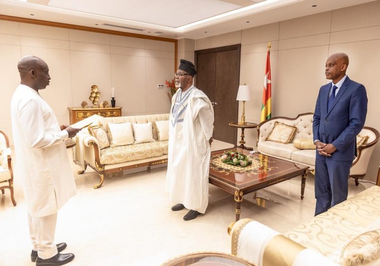 Togo/Sénégal : un nouvel ambassadeur sénégalais remet ses lettres de créance à Savi de Tové