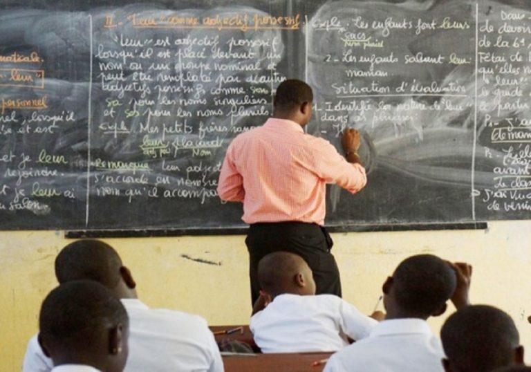 Encadrement des classes de CM1 et CM2 par deux enseignants spécialisés, une des nouvelles réformes togolaises