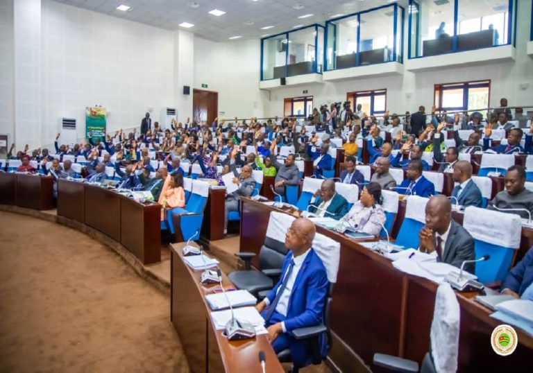 Togo : le projet de loi de finances, exercice 2026 voté par l’assemblée