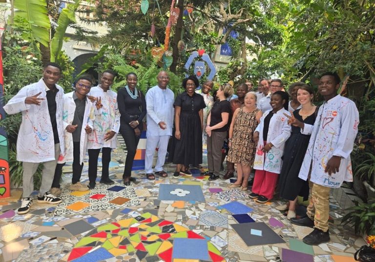 Des membres du Congrès américain contemplent les profondeurs touristiques du Togo